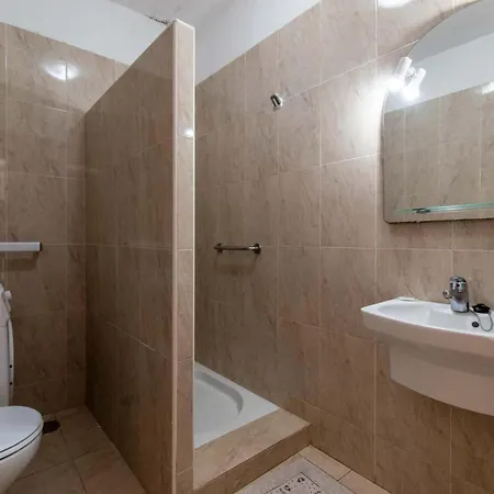 Blanquitas 3 Арона